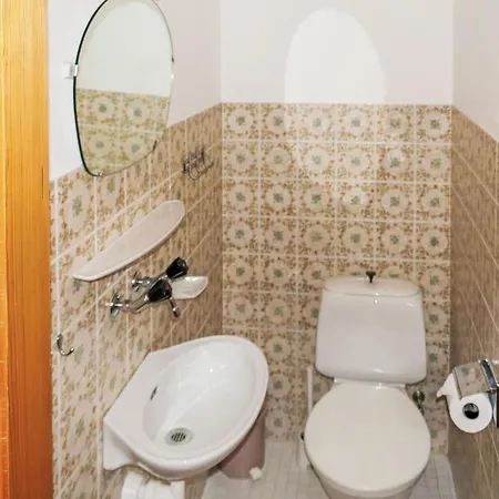 Christiania I F4 By Interhome ננדה